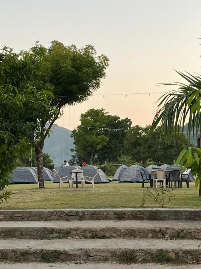 The Offbeat Lounge Hotel Udaipur Exterior photo
